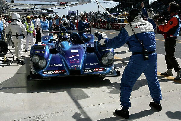 2005 Le Mans 24 Hours Le Mans, France. 17th - 18th June Alex Frei (CH) / Dominik Schwager (D) / Christian Vann (GB) (no 12 Courage-Judd C60-H, Courage Competition) enters the pits for a driver change. Action