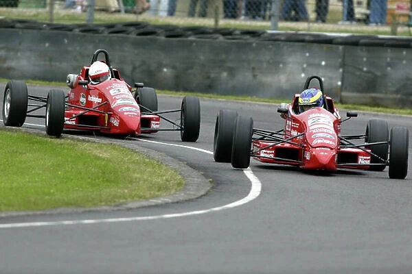 2005 UK Formula Ford Championship, Duncan Tappy leads Charlie Donnelly, Castle Combe, 25th-26th June 2005, World copyright: Ebrey / LAT Photographic