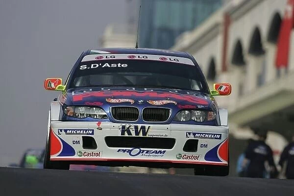 2005 World Touring Car Championship (WTCC) Istanbul, Turkey. 17th - 18th September 2005 Stefano D'Aste (Proteam Motorsport BMW 320i), action. World Copyright: Photo4 / LAT Photographic ref: Digital Image Only