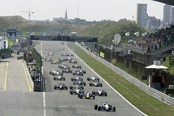 2006 BP Ultimate Masters of Formula Three. Zandvoort, Netherlands. 4th - 6th August 2006. Sunday Race. Paul Di Resta, (ASM F3) leads the field away from the start of the race