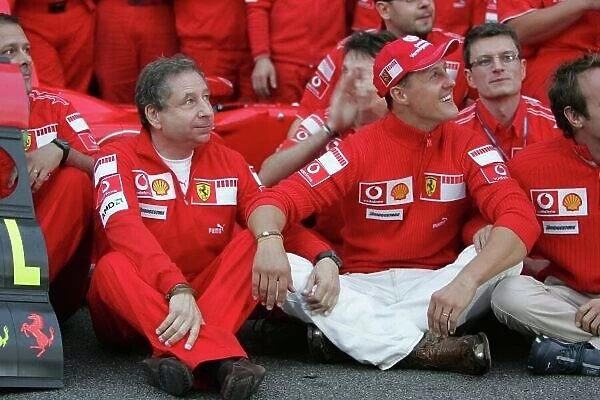 2006 Brazilian Grand Prix - Sunday Race Interlagos, Sao Paulo, Brazil. 19th - 22nd October 2006. The Ferrari team say goodbye to Michael Schumacher after the 7 times World Champion retires