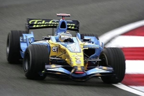 2006 Chinese Grand Prix - Saturday Practice Shanghai International Circuit, Shanghai, China. 28th September - 1st October 2006. Fernando Alonso, Renault R26, action. World Copyright: Charles Coates / LAT Photographic. ref: Digital Image ZK5Y4122