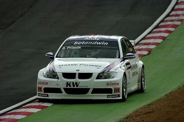 2006 FIA World Touring Car Championship Brands Hatch20th - 21st May. Andy Priaulx World Copyright: Jeff Bloxham / LAT Photographic. Ref: Digital Image Only