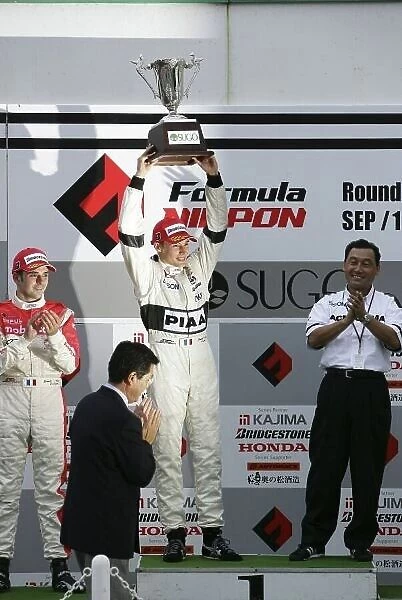 2006 Formula Nippon Champiionship Round 7, Sugo, Japan. 17th September 2006 Race podium - winner Loic Duval (PIAA Nakajima) 1st position. Benoit Treluyer (mobilecast IMPUL) 2nd position