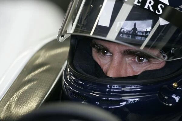 2006 Grand Prix Masters. Silverstone, England. 10th August 2006. Damon Hill tests the Grand Prix Masters car, ahead of this weekends race at Silverstone. World Copyright: Alastair Staley / LAT Photographic ref: Digital Image _F6E1642