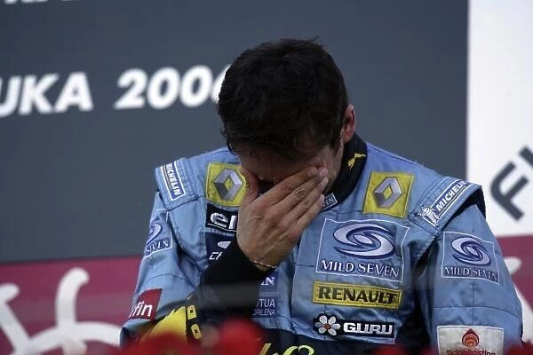 2006 Japanese Grand Prix - Sunday Race Suzuka, Japan. 5th - 8th October 2006 Giancarlo Fisichella, Renault R26, 3rd position, tearful after losing his friend before the race