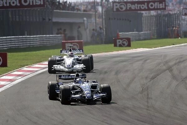 2006 Turkish Grand Prix - Sunday Race Istanbul Park, Istanbul, Turkey. 24th - 27th August. Nico Rosberg, Williams FW28 Cosworth; Robert Kubica, BMW-Sauber F1.06