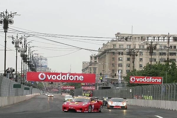 2007 FIA GT Championship. Bucharest, Romania. 18th - 20th May 2007. Ian Khan / Stephane Daoudi (Ferrari 430) leads the field. Action. World Copyright: Drew Gibson / LAT Photographic. Ref: Digital Image Only