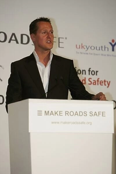 2007 Make Roads Safe Campaign. Westminster, London. 23rd April 2007. Michael Schumacher backs the Make Roads Safe campaign. World Copyright: Andrew Ferraro / LAT Photographic. Digital Image:_F6E0089