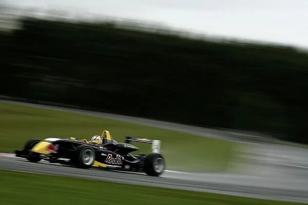 2008 British Formula Three Championship. Croft, England. 25th - 27th April 2008. Jaime Alguersuari, Carlin Motorsport. Action. World Copyright: Drew Gibson / LAT ref: Digital Image _Y2Z9531