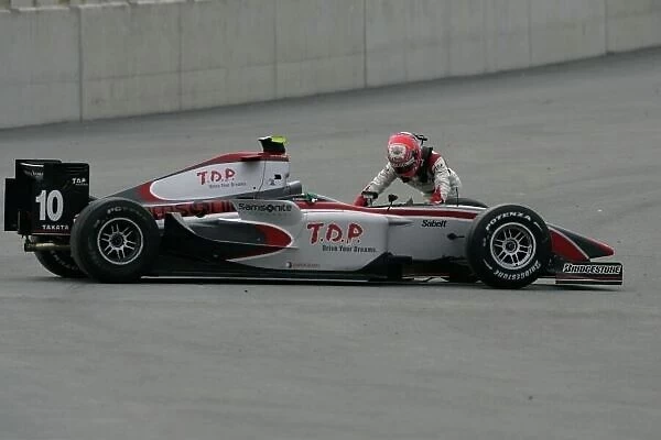 2008 GP2 Asia Series. Saturday Race. Dubai. Dubai Autodrome. 26th January. Kamui Kobayashi (JPN, Dams). Action. World Copyright: Alastair Staley / GP2 Series Media Service ref: _MG_4826