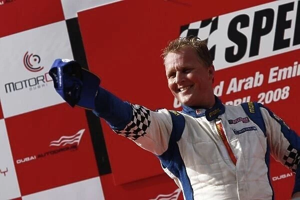 2008 Speedcar Series Round 5. Dubai. Dubai Autodrome. 11-12th April. Johnny Herbert Speedcar Champion on the podium. World Copyright: Andrew Ferraro / LAT Photographic ref: _H0Y7824.jpg