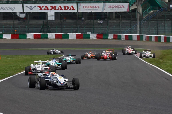 2011JF3_R1_001. JPG. 2011 Japanese Formula Three Championship