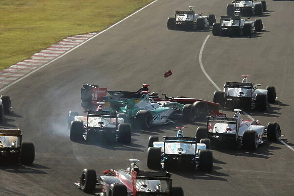 2014 Super Formula Series Sugo, Japan. 27th - 28th September 2014. Rd 6. The first lap accident, action World Copyright: Yasushi Ishihara  /  LAT Photographic. Ref: 2014SF_Rd6_018.JPG