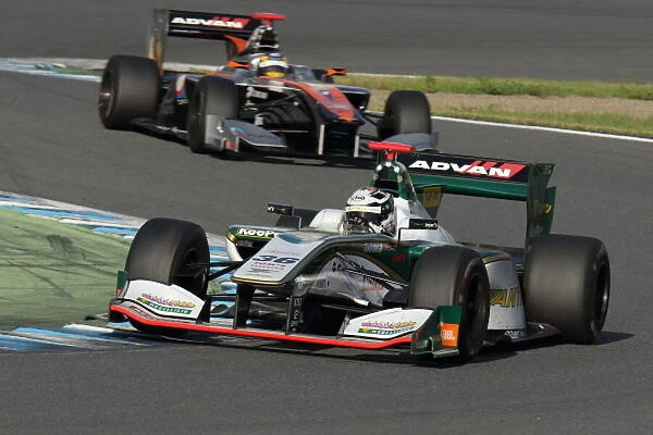2016 Japanese Super Formula. Motegi, Japan. 20th - 21st August 2016. Rd 4. 2nd position Andre Lotterer ( #36 VANTELIN KOWA TOMs SF14) leads 3rd position Hiroaki Ishiura ( #1 P)