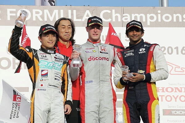 2016 Japanese Super Formula. Okayama, Japan. Saturday 10 September 2016. Rd 5. Race1 Winner Stoffel Vandoorne ( #41 DOCOMO DANDELION M41S SF14 ) 2nd position Yuji Kunimoto ( #2 P.MU / CERUMO · INGING SF14)