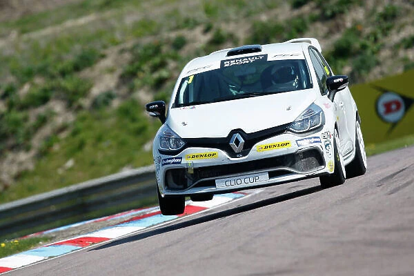 2016 Renault Clio Cup, Thruton, 7th-8th My 2016 Mike Bushell (GBR) Team Pyro Renault Clio Cup World copyright. Jakob Ebrey / LAT Photographic