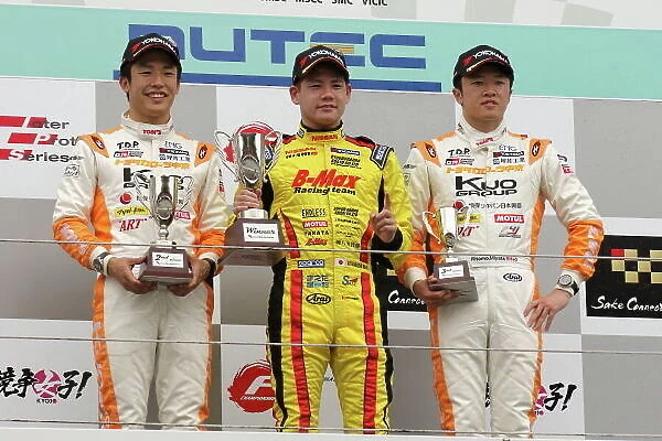 2017 Japanese Formula 3 Championship. Fuji, Japan. 13th - 14th May 2017. Rd 6 & 7. Rd 7 Winner Mitsunori Takaboshi ( #23 B-MAX NDDP F3 ) 2nd position Sho Tsuboi ( #1 Corolla Chukyo Kuo TOM'S F317)