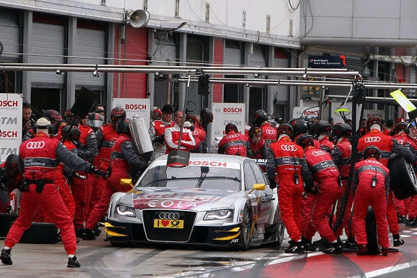 DTM. 31.10.2010 Adria, Italy - pit stop for Martin Tomczyk 