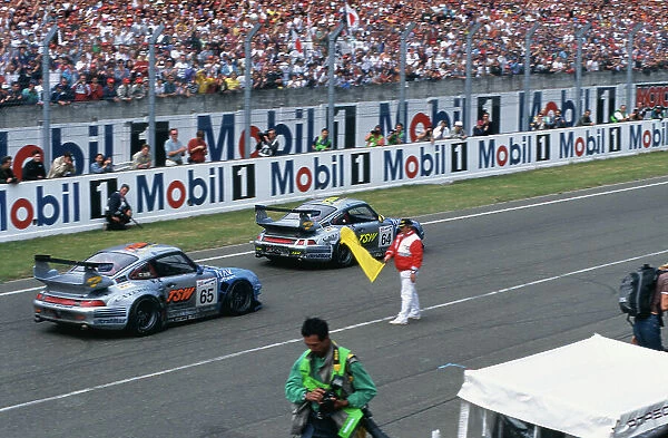 98 LM a. 1998 Le Mans 24 hours.. Le Mans, France