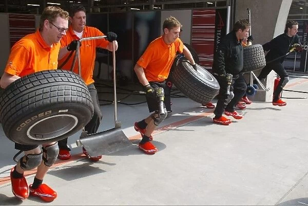A1 Grand Prix: A1 Team Netherlands practice pit stops in their team clogs