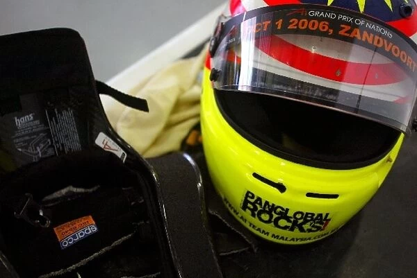 A1 Grand Prix: Alex Yoong A1 Team Malaysia helmet sporting and advert for the first race of next season in Zandvoort