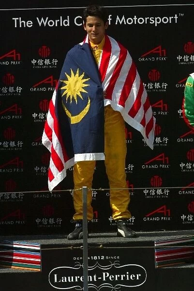 A1 Grand Prix: Alex Yoong A1 Team Malaysia on the sprint race podium