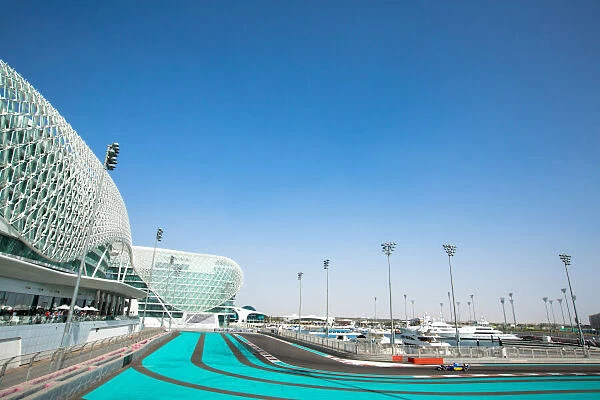 A50A4407. 2014 GP2 Series Test 1. Yas Marina Circuit, Abu Dhabi, UAE.