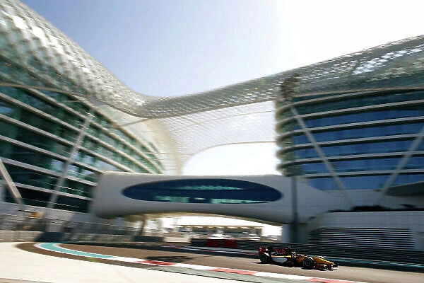 Action. 2014 GP2 Test 3.. Yas Marina Circuit, Abu Dhabi, United Arab Emirates.