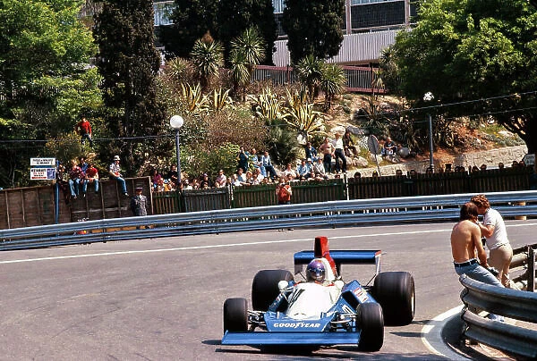 Action. 1975 Spanish Grand Prix.. Montjuich Park, Barcelona, Spain