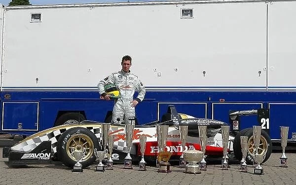 Alan van der Merwe and Carlin Motorsport