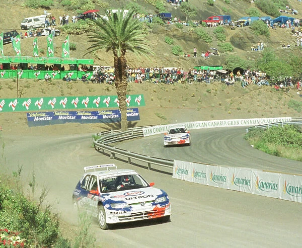 Armin Schwarz leads Marcus Gronholm Race Of Champions, 5  /  12  /  99 World ©HARDWICK