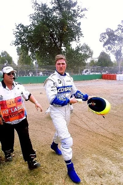 Australian GP: Ralf Schumacher walks away from the accident between himself and Jacques Villeneuve