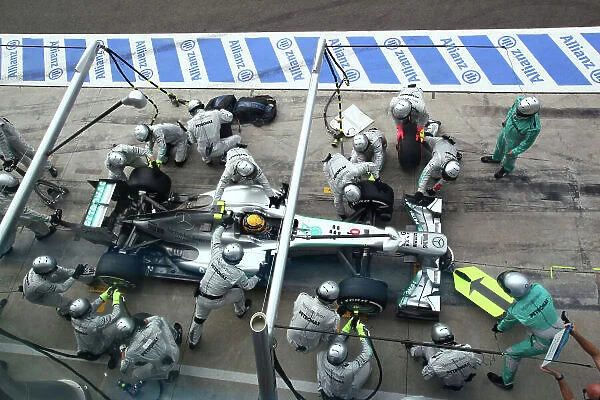 Autodromo Nazionale di Monza, Monza, Italy. 8th September 2013. Lewis Hamilton, Mercedes W04, makes a stop. World Copyright: Sam Bloxham / LAT Photographic. ref: Digital Image IMG_0556
