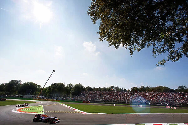 Autodromo Nazionale di Monza, Monza, Italy. 6th September 2013. Sebastian Vettel, Red Bull RB9 Renault. World Copyright: Charles Coates / LAT Photographic. ref: Digital Image _N7T0736