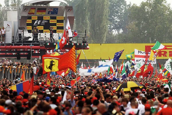 Autodromo Nazionale di Monza, Monza, Italy. 8th September 2013. Sebastian Vettel, Red Bull Racing, 1st position, Fernando Alonso, Ferrari, 2nd position, and Mark Webber, Red Bull Racing, 3rd position