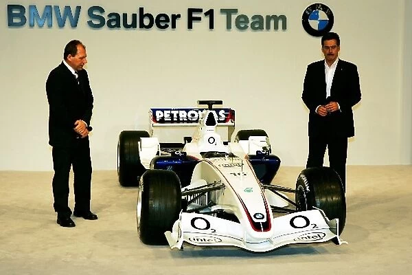 BMW Sauber Launch: Willi Rampf BMW Sauber Technical Director and Dr Mario Theissen BMW Motorsport Technical Director