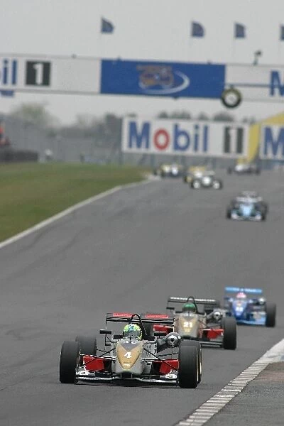 British Formula Three Championship: Jamie Green leads from Carlin teammate Alan van der Merwe and Nelsinho Piquet Piquet Sports