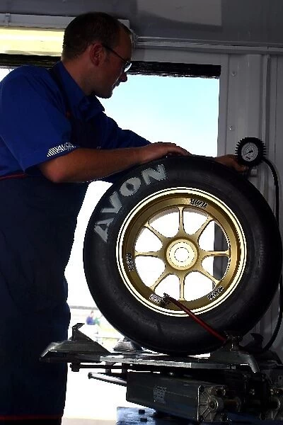 British Formula Three Championship: A mechanic working with Avon Tyres