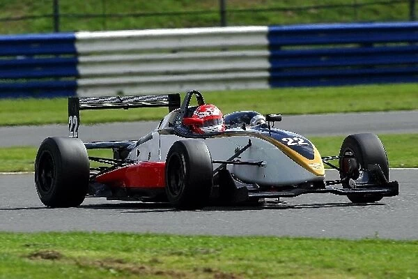 British Formula Three Championship: Xandinho Negrao tests for Carlin Motorsport
