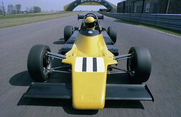 British Formula Ford 2000 Championship, Donington Park, England, 4 April 1982