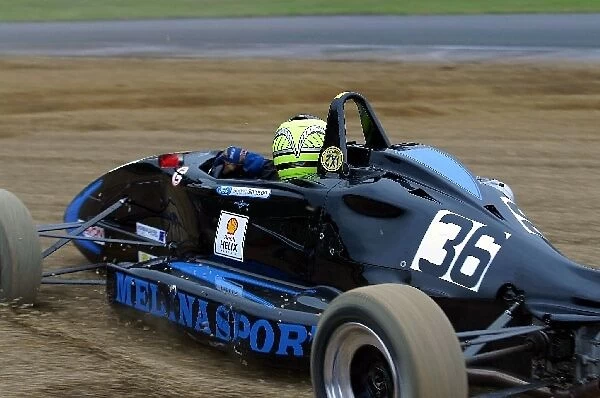 British Formula Ford Festival: Guarin Simpson goes for a trip through the gravel at turn 1, in semi-final 1