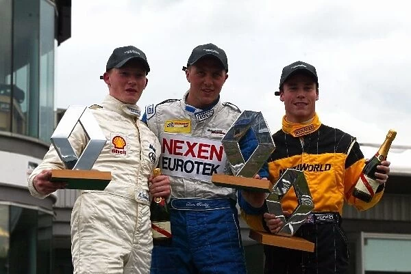 British Formula Renault Championship: The podium: Mike Conway Fortec Motorsport, third; Tom Sisley Eurotek Motorsport, winner; Alex Lloyd├èMotaworld