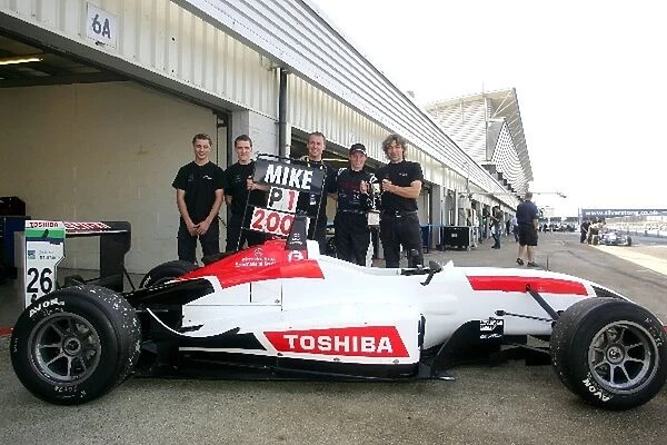 British Formula Three: Mike Conway Double R Racing celebrates his championship victory with the team
