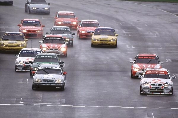 British Touring Car Championship, Silverstone, 19  /  9  /  99: The start of the race