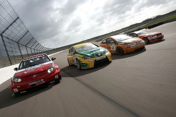 British Touring Car Championship: Vauxhall, SEAT, Honda and BMW cars on track
