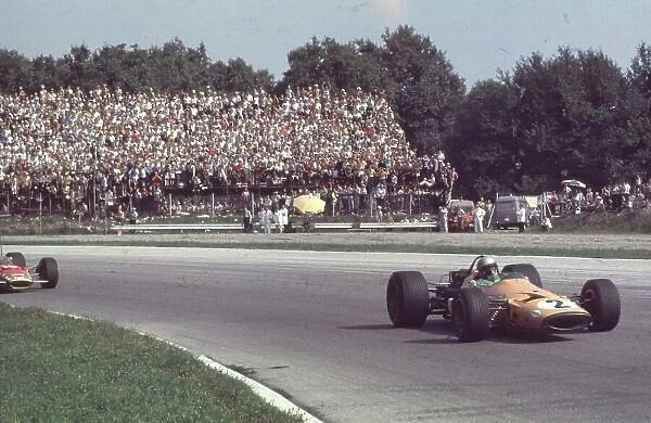 Bruce McLaren, McLaren M7A (retired) Italian Grand Prix, Monza 8th September 1968 Rd 9 World LAT Photographic Tel: +44 (0) 181 251 3000 Fax: +44 (0) 181 251 3001 Ref: 68 ITA 045
