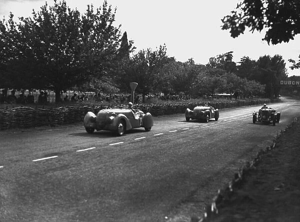 C12042. 1937 Le Mans 24 hours.. Le Mans, France