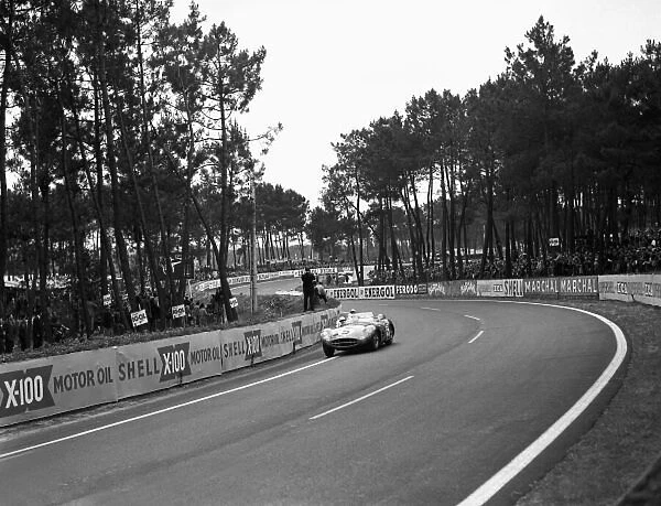 C49335. 1957 Le Mans 24 hours.. Le Mans, France