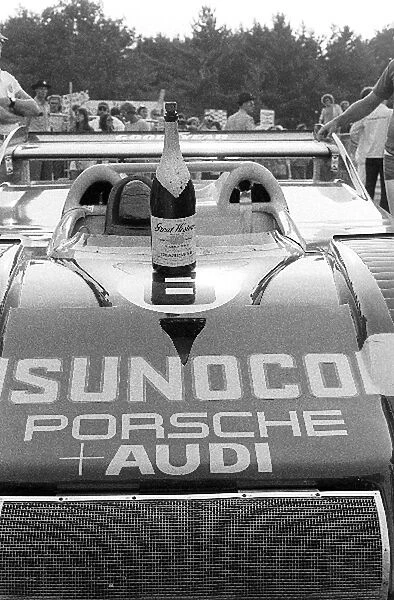Can-Am Series: Mark Donohue Penske Racing Porsche 917  /  30 won the race